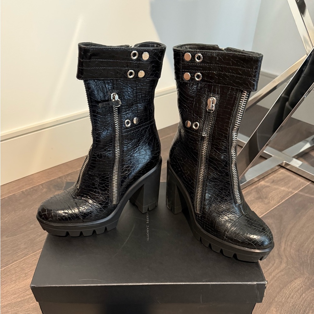 Giuseppe Zanotti Black Patent Leather Textured Heeled Boots